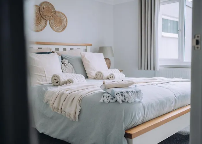 Joannes Retreat, Dog Friendly Property In Weymouth With Free Parking