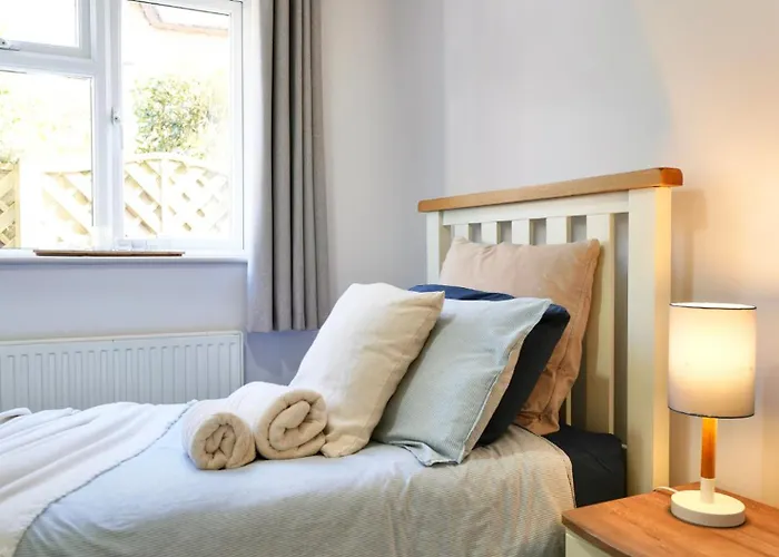 Joannes Retreat, Dog Friendly Property In Weymouth With Free Parking