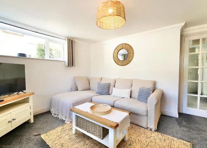 Joannes Retreat, Dog Friendly Property In Weymouth With Free Parking